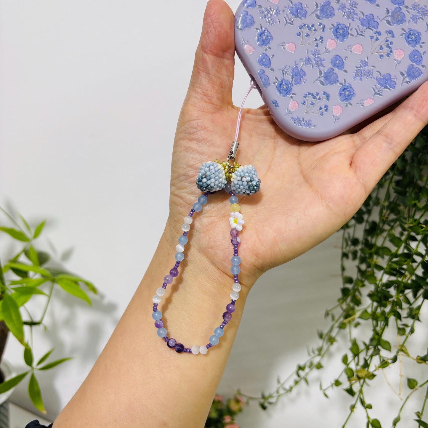 Beaded Blueberry Phone Strap, Handcrafted Crystal Beaded Phone Chain with Beaded Fruit Charm, Cute Phone Accessory Gift