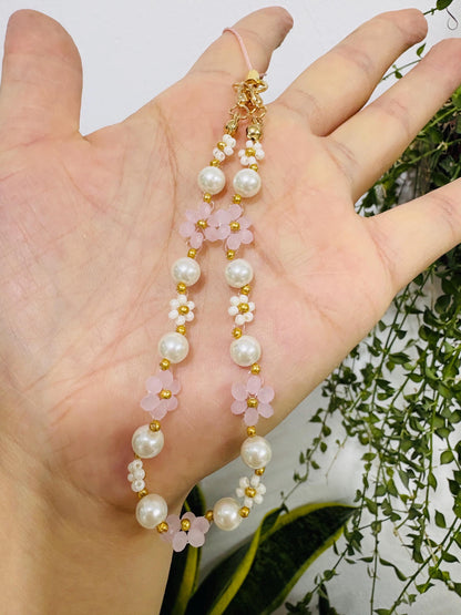 Daisy and Pearl Phone Strap, White Beaded Bracelet, Gift for Her, Friendship Bracelet